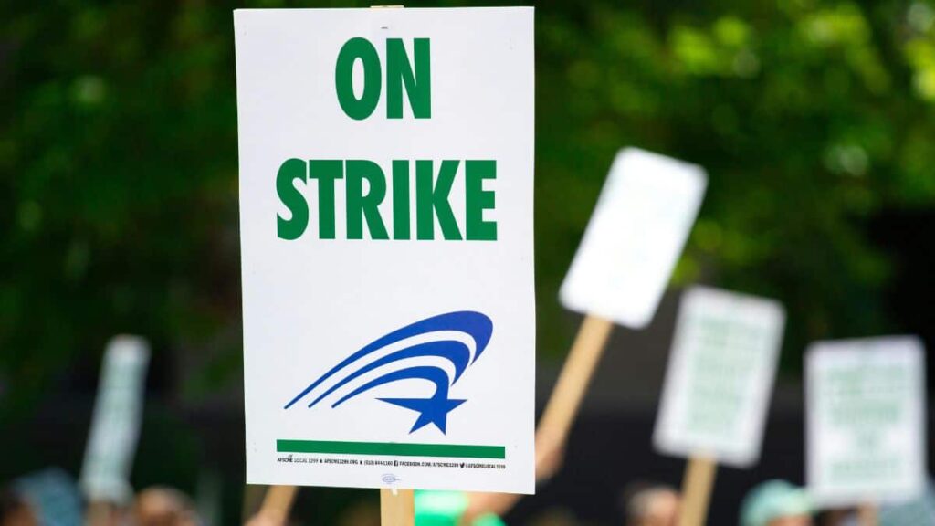 Hotel Workers Strikes as Contract Negotiations Stall