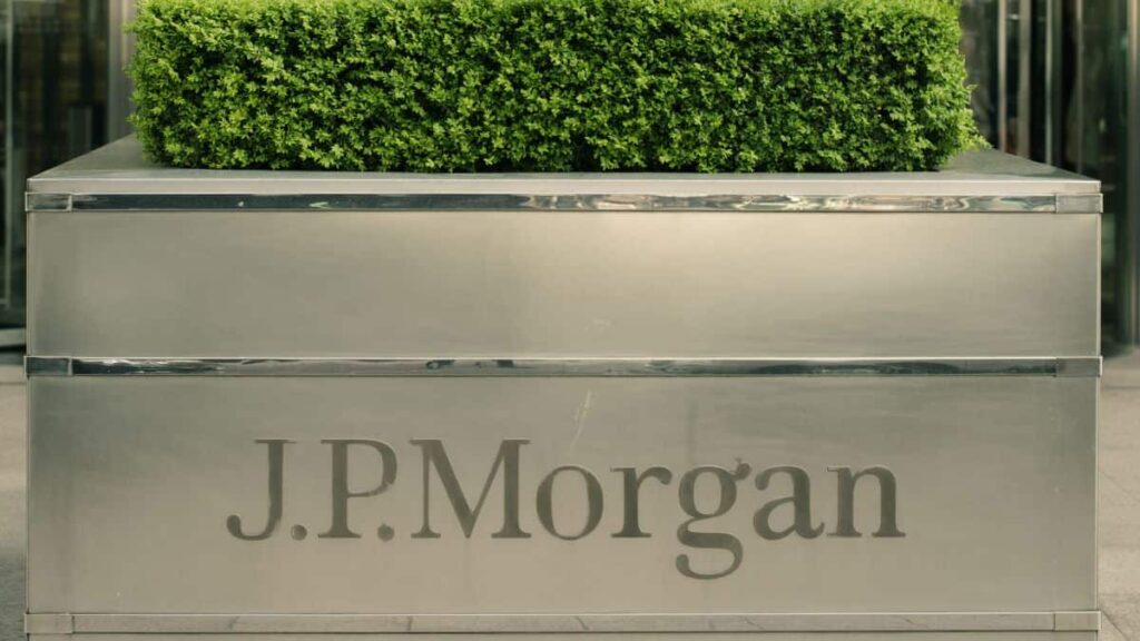 JPMorgan Chase Shares Fall After Tempering Interest Income